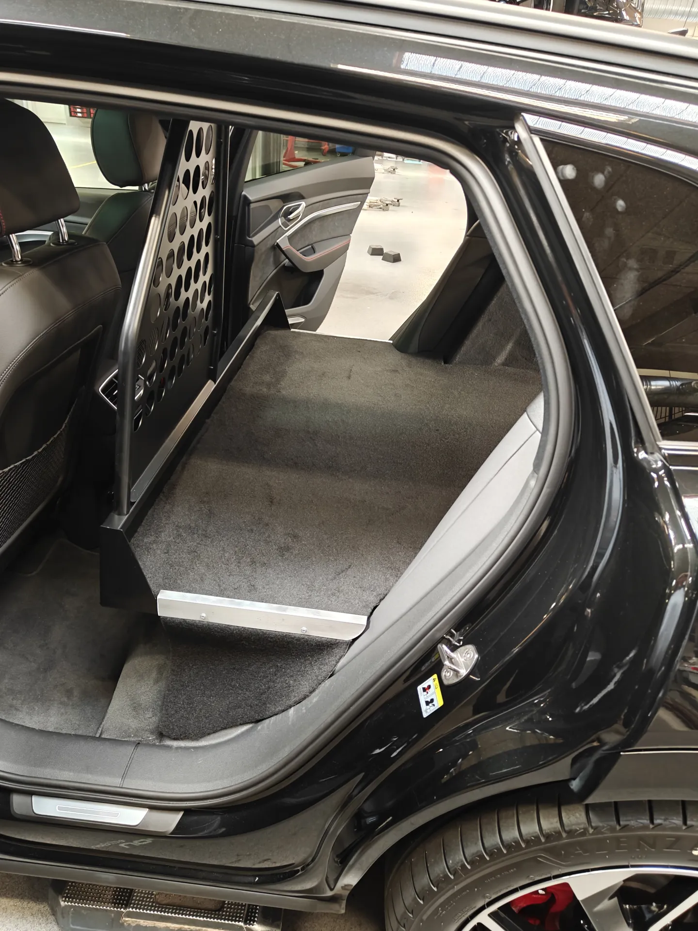 Audi Q8 E Tron Van Ombygning (7)