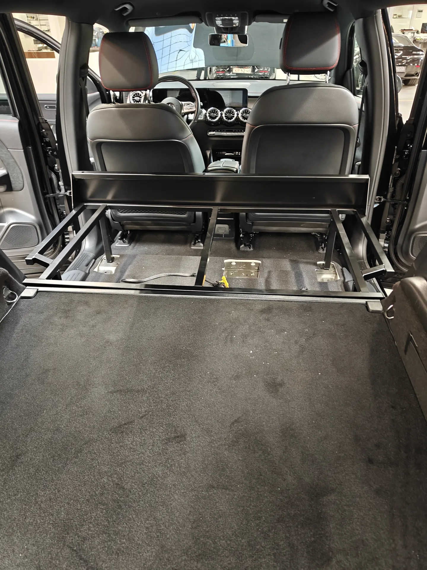 Mercedes EQB Van Ombygning (8)