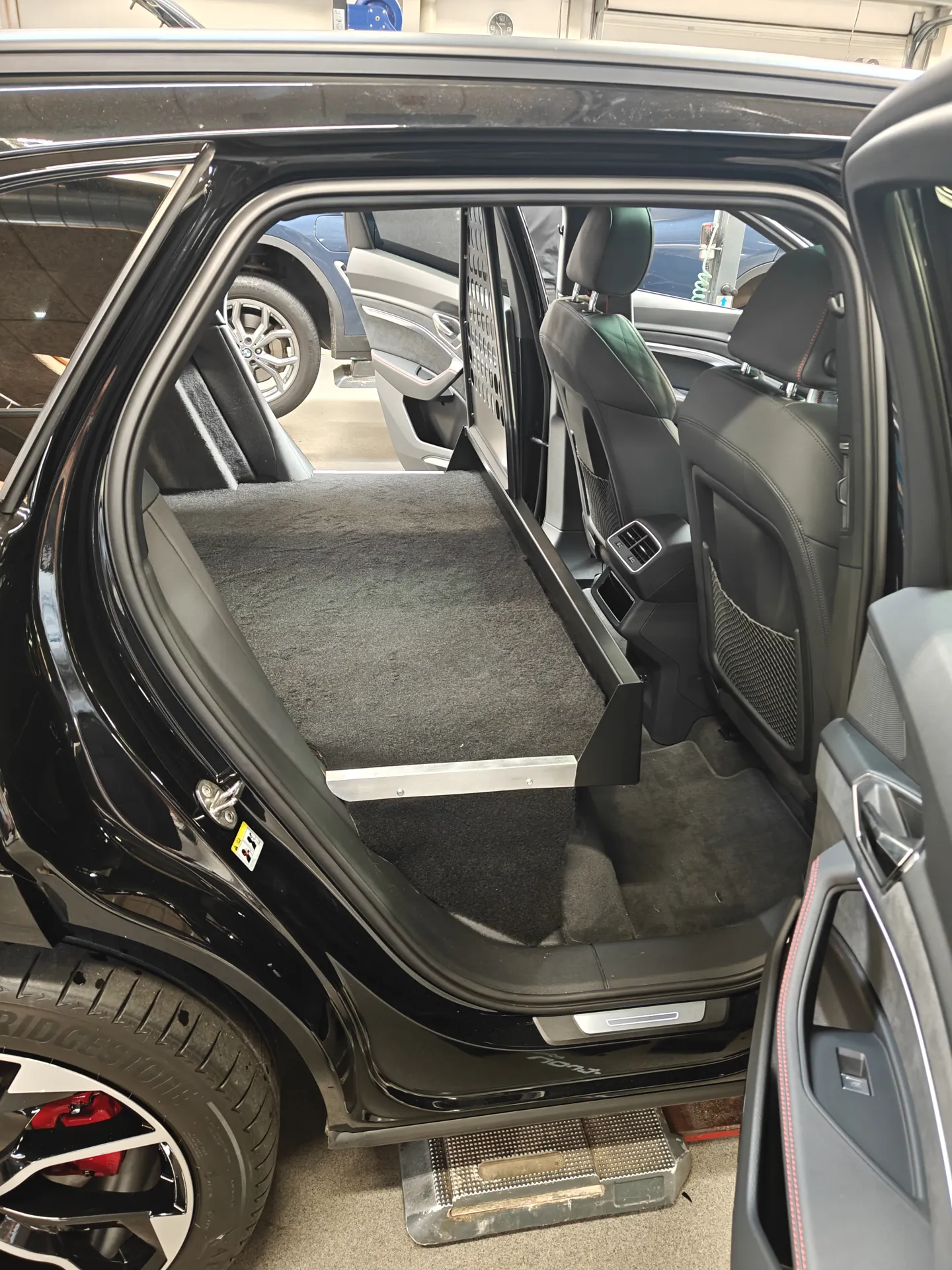 Audi Q8 E Tron Van Ombygning (9)