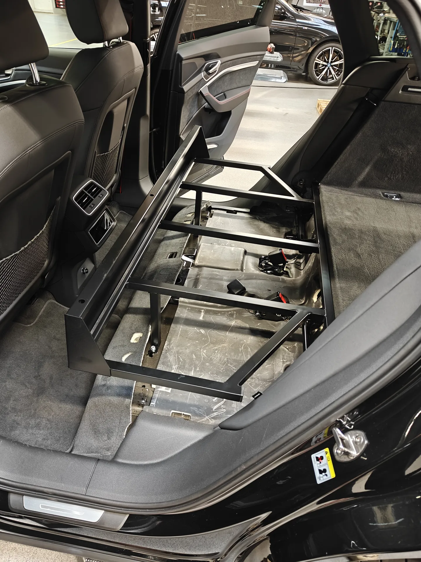 Audi Q8 E Tron Van Ombygning (4)