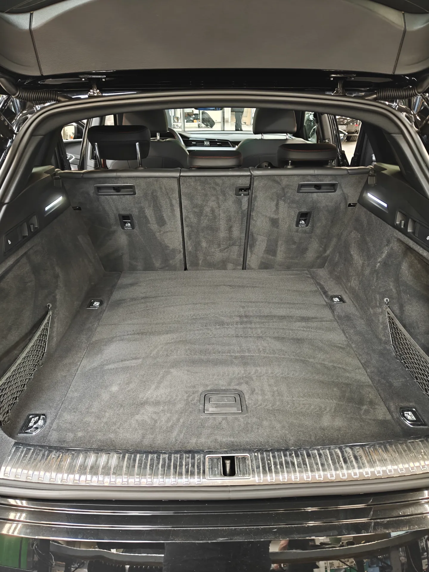 Audi Q8 E Tron Van Ombygning (2)