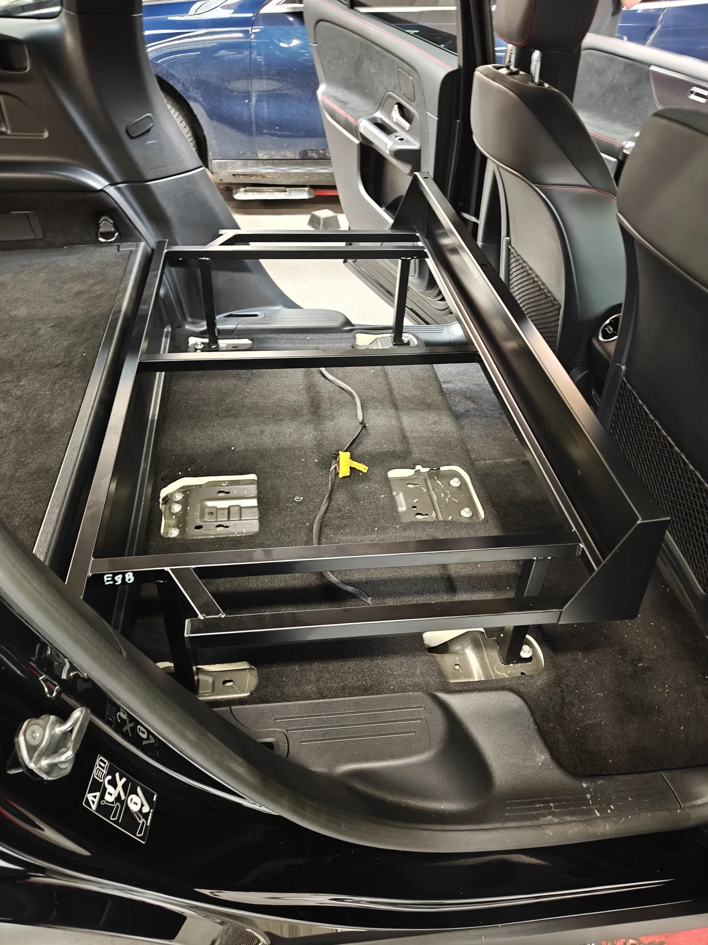 Mercedes EQB Van Ombygning (7)