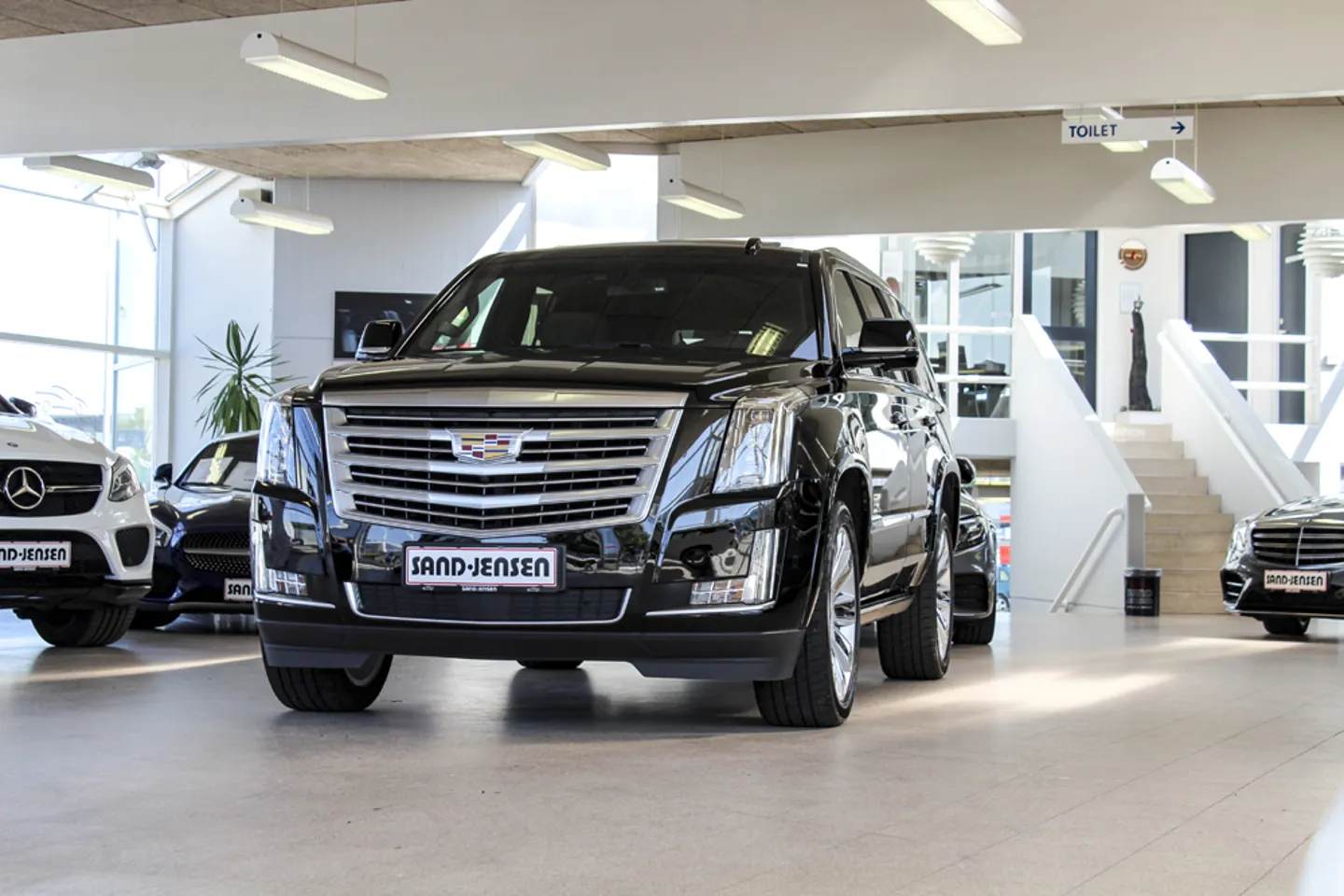2017 Cadillac Escalade 6 2L V8 Sidi Vvt Platinum 1
