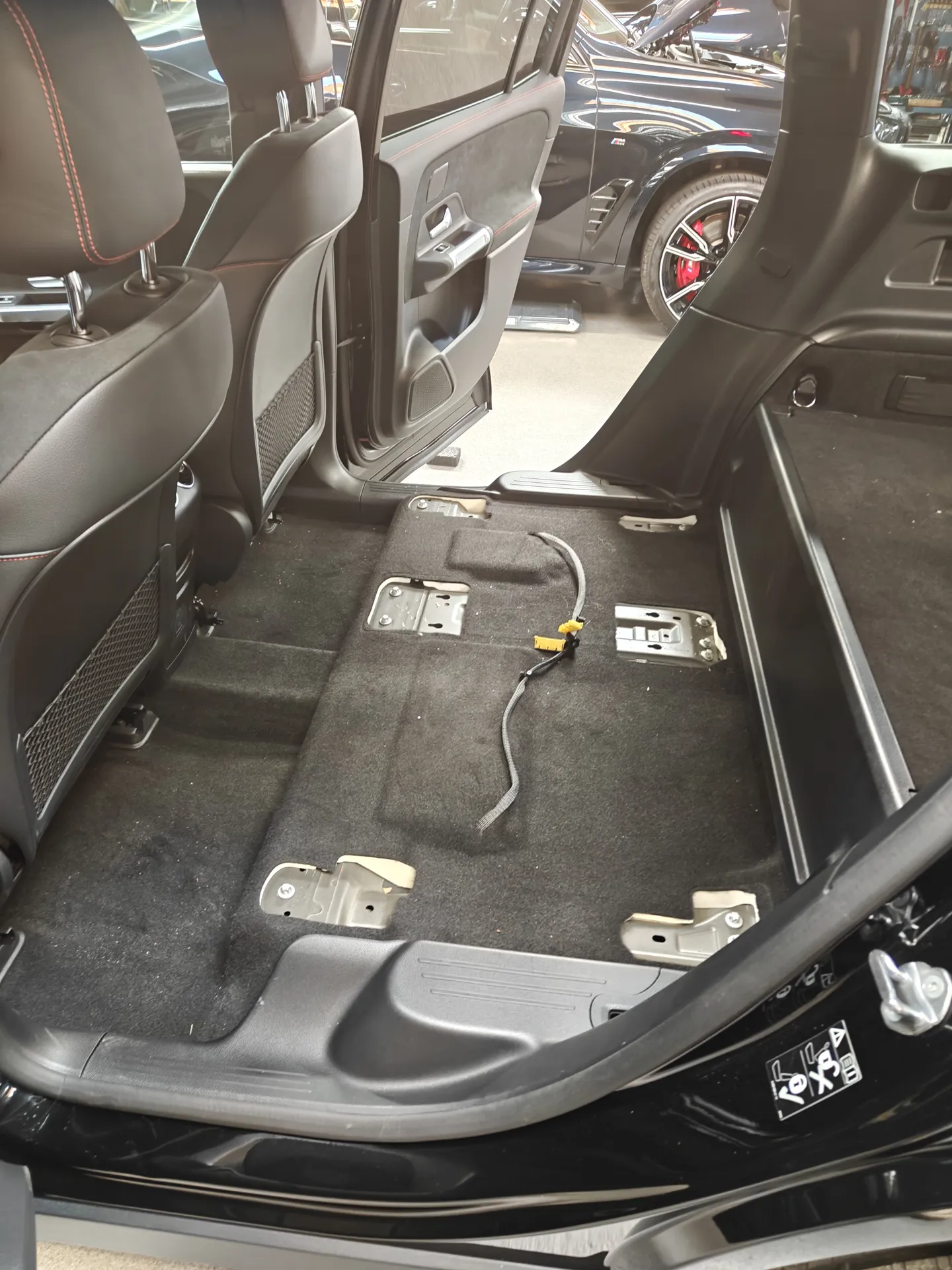 Mercedes EQB Van Ombygning (4)